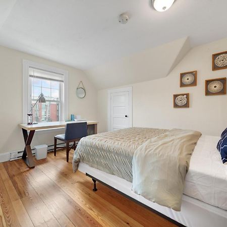 5Br 2Bh Bright & Spacious Apt In Brighton Boston Exteriör bild