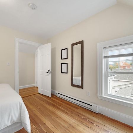 5Br 2Bh Bright & Spacious Apt In Brighton Boston Exteriör bild