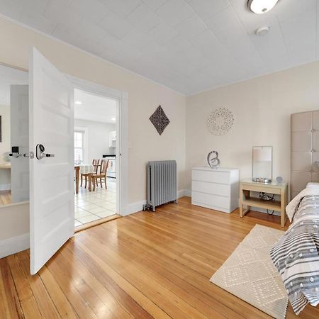 5Br 2Bh Bright & Spacious Apt In Brighton Boston Exteriör bild