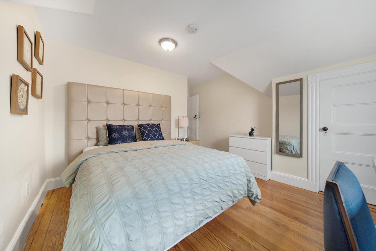 5Br 2Bh Bright & Spacious Apt In Brighton Boston Exteriör bild
