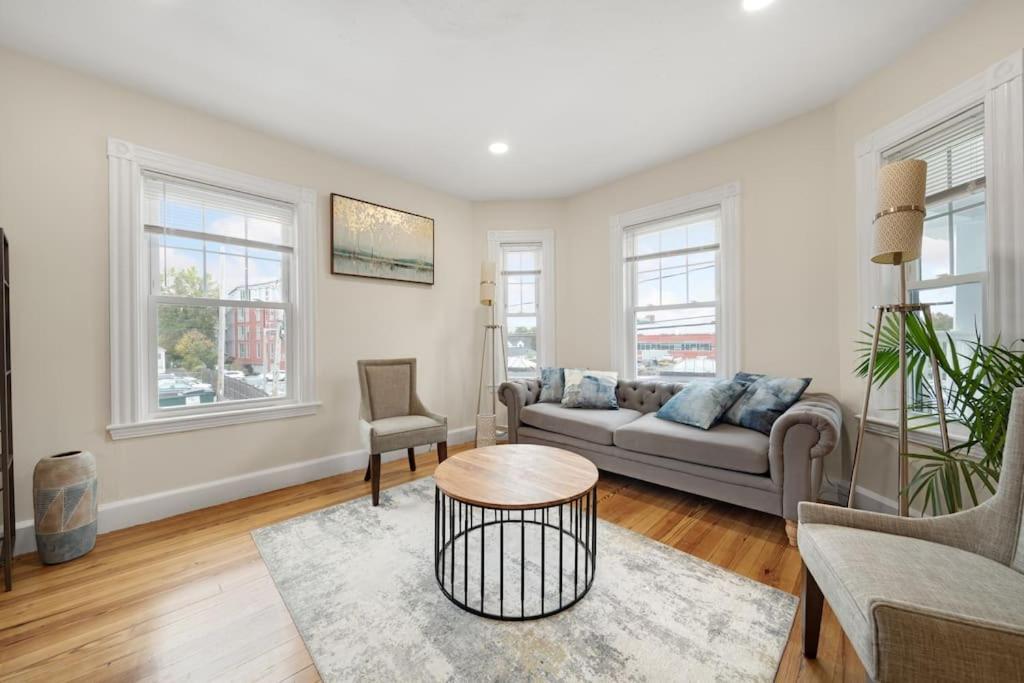 5Br 2Bh Bright & Spacious Apt In Brighton Boston Rum bild